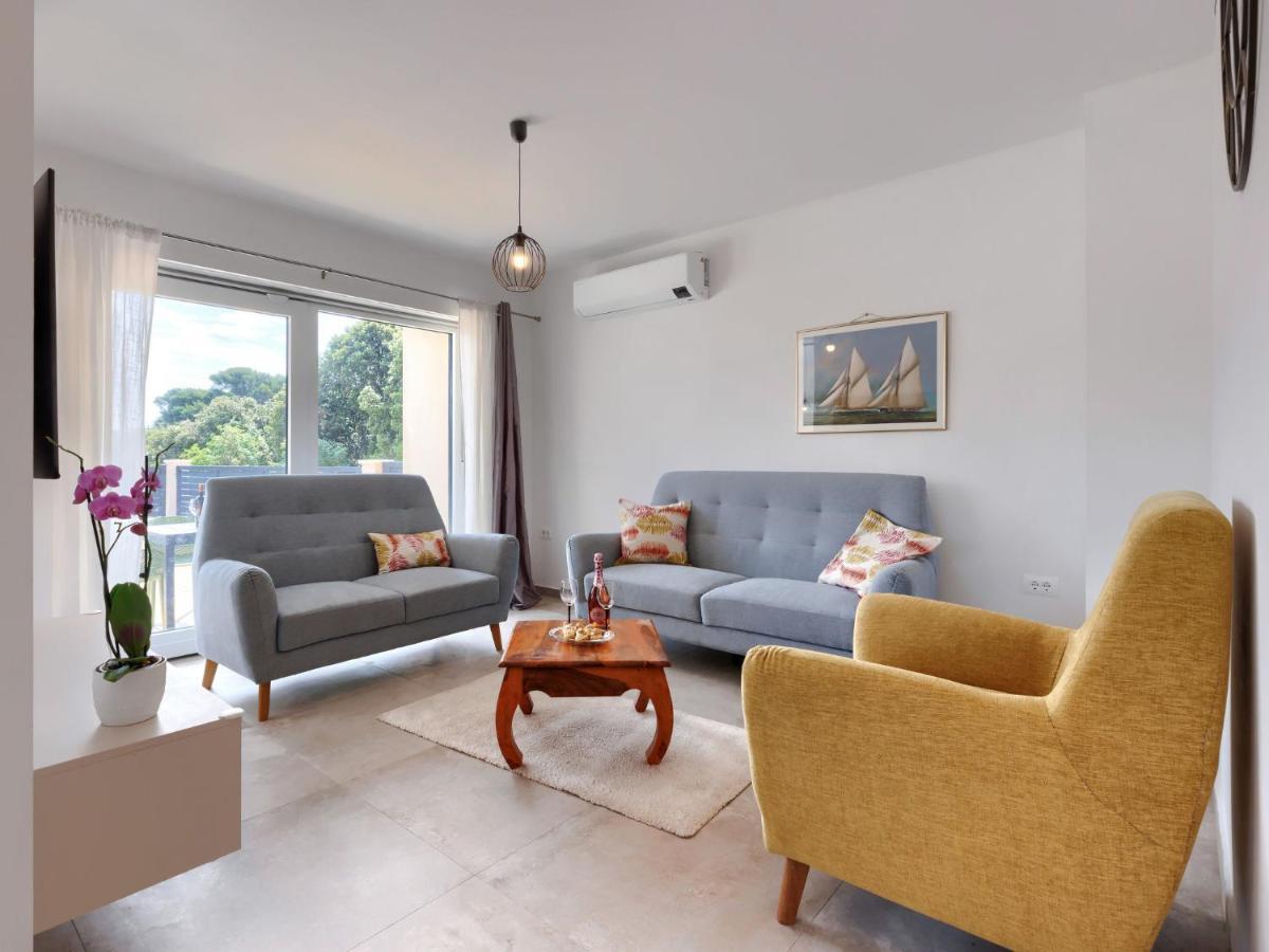Karlo By Interhome Pula